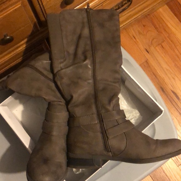 White mountain boots - Picture 3 of 3